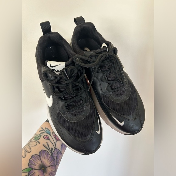 Nike Air Max Verona Women's Shoe- Black Anthracite - Picture 8 of 11